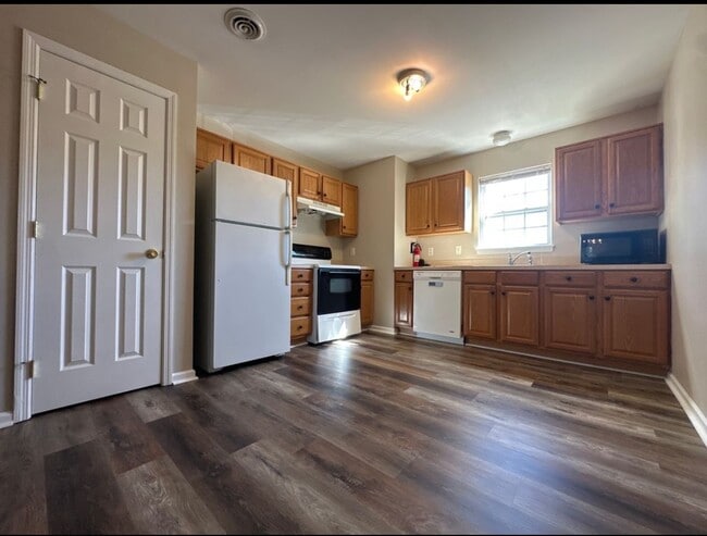 Building Photo - 35 Christine Dr Unit 35 Christine Dr Exeter