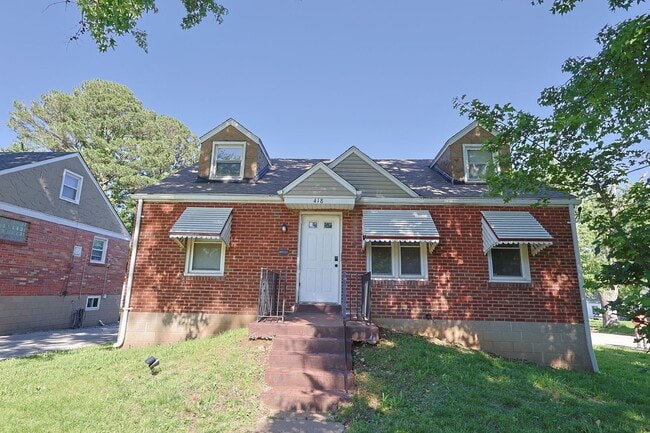 Building Photo - 4 Bed 2 FULL Bath in Ferguson