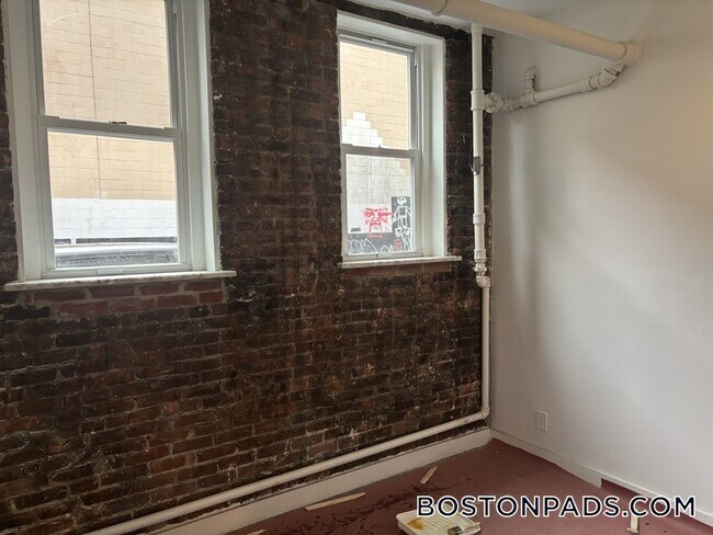 Photo - 109 Peterborough St Unit 4