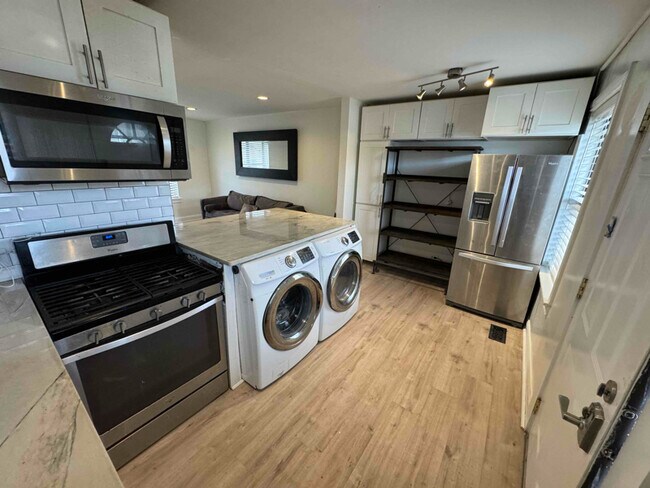 Photo - 422 East Ave