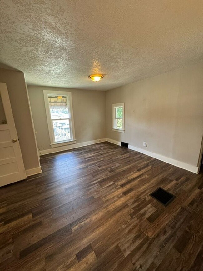 Photo - 520 Riverside Ave Unit Apt. B