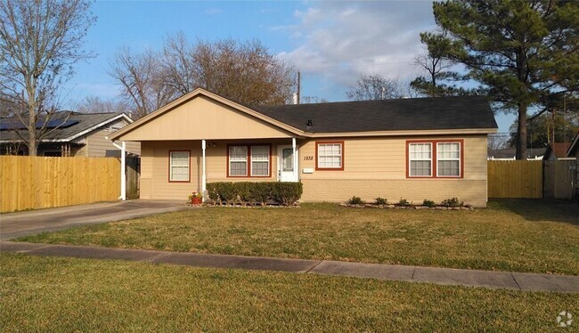 Building Photo - 1938 Coulcrest Dr Rental