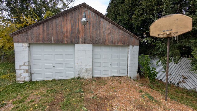 Photo - Charming 3-bedroom, 1-bathroom home locate...