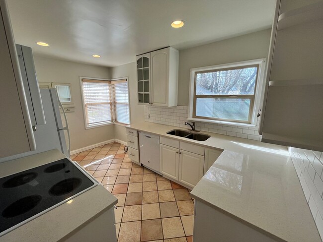 Photo - Charming 4 Bedroom 2 Bath Home in Sugarhouse!