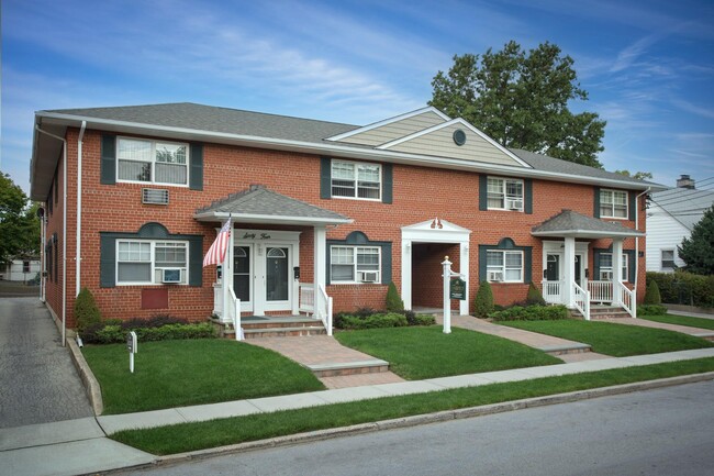 Building Photo - 64 Gibson Blvd Unit 4B Rental