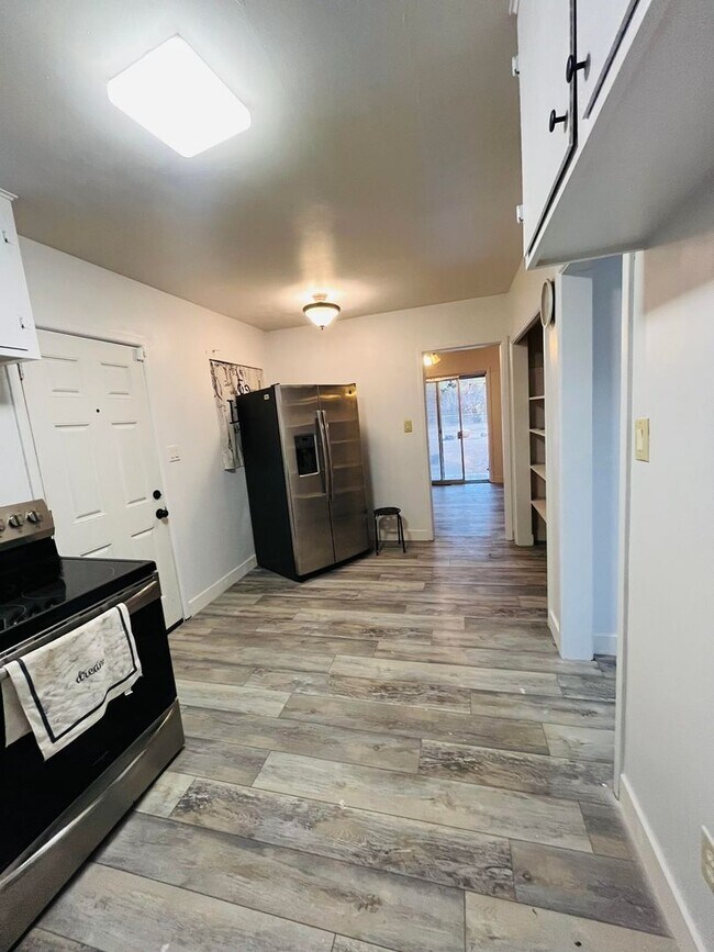 Photo - 3 Bed/ 2Bath 1600FT -- Single Family Home ...