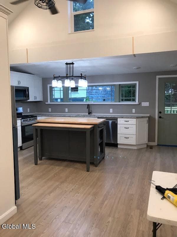 Building Photo - 122 N Ferry St Unit 1st FL