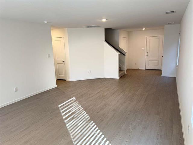 Photo - 205 Bable Run Dr