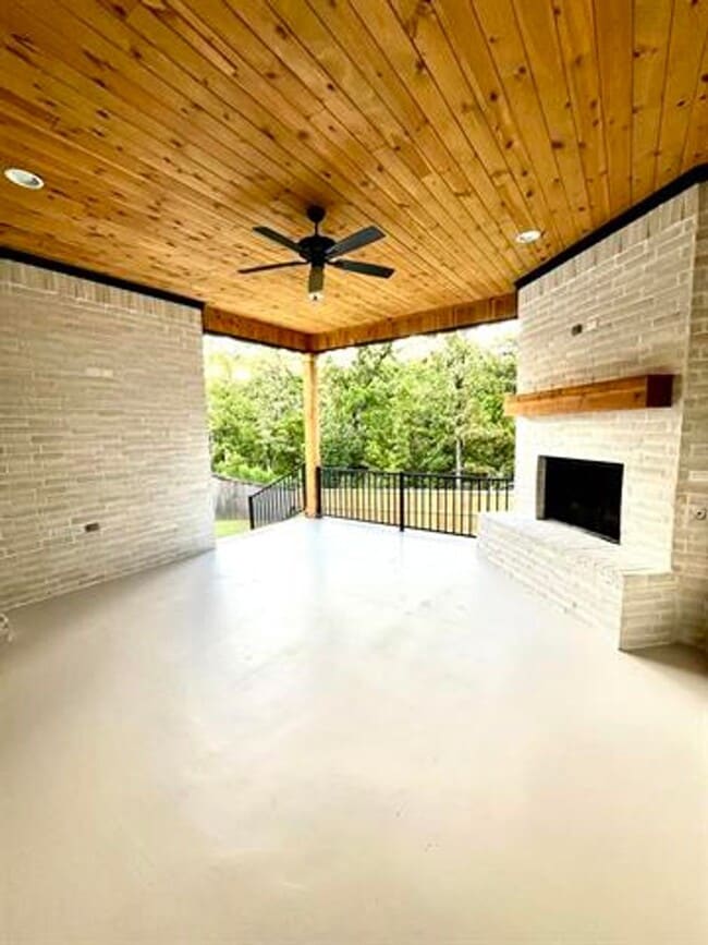 Photo - 160 Caurel Cir