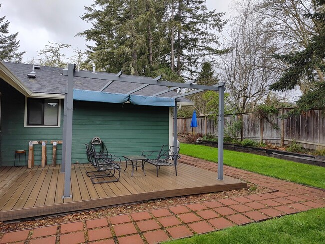 Photo - 3075 NW Manzanita Pl