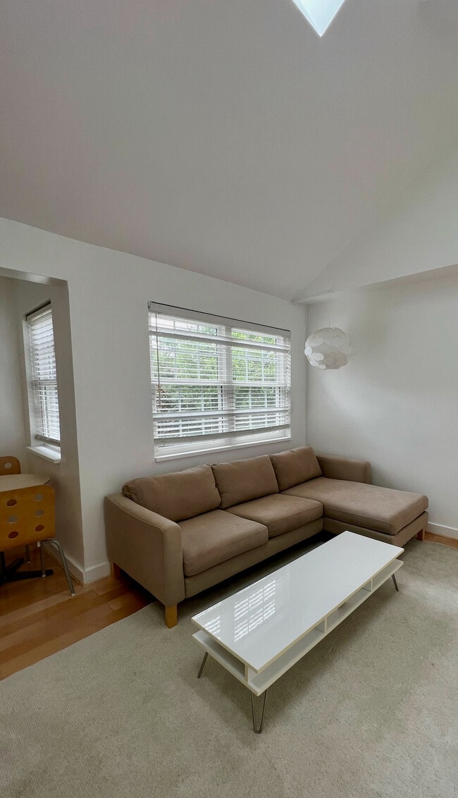 Photo - 2111 N Scott St Unit 62