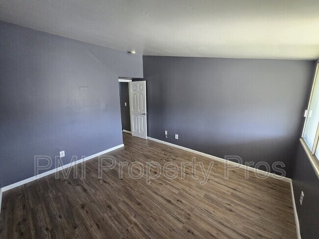 8842 N 95th St Unit j