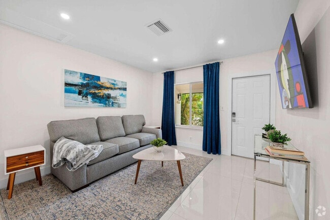 Building Photo - 432 NE 14th Ave Unit ID1017980P Rental