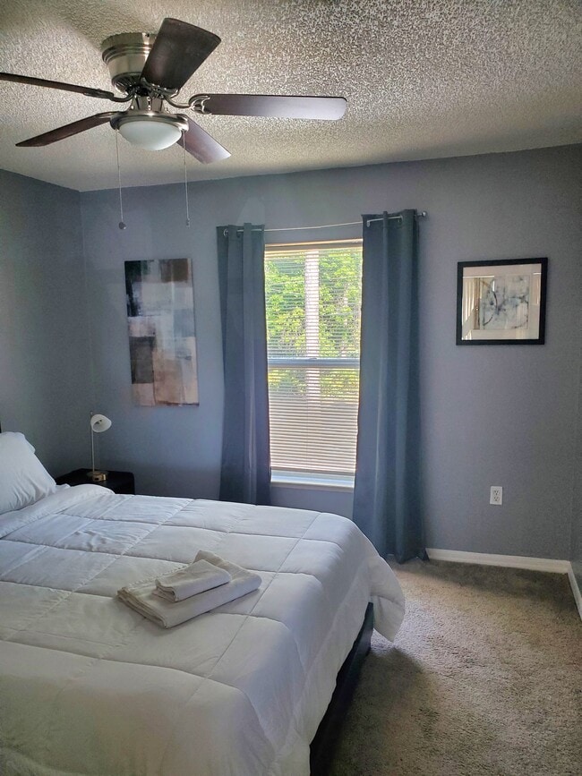 Photo - 11319 Nettlebrook St E