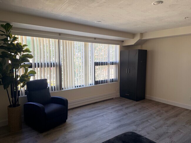 1028 Commonwealth Ave Unit 201