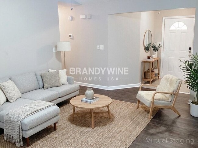 Photo - 289 Montego Cir