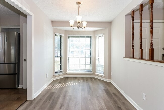 Photo - 2118 Maple Cir