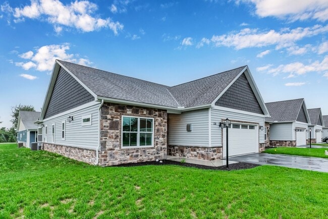 Photo - Luxury 3 Bed, 2.5 Bath - Townhome - AVAILA...