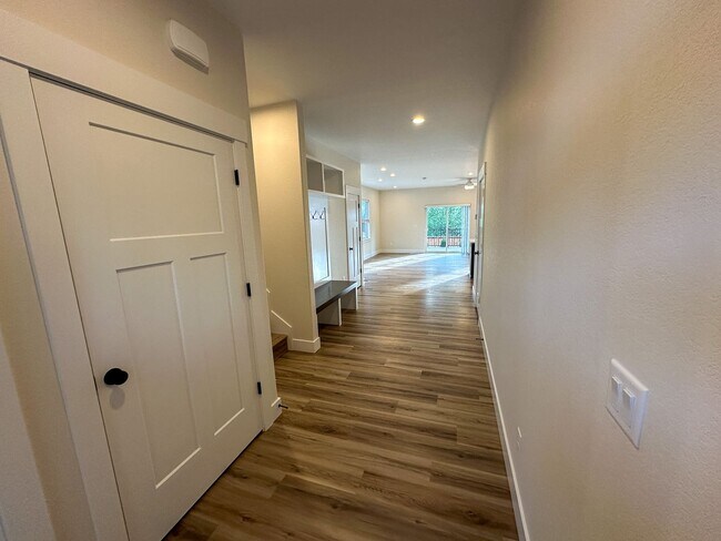 Photo - BOONE661-663 -NEW Unit 661