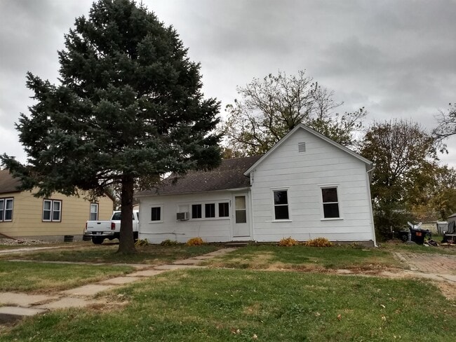 Photo - 207 W Oak St House