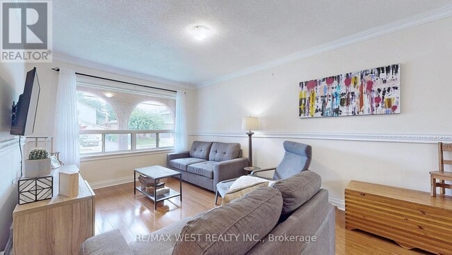 Photo - 139 Ranee Ave