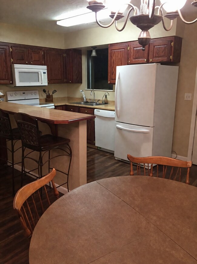 Photo - "Charming 2-Bed, 1.5 bath Townhouse Retreat in Saint George Unidad 130