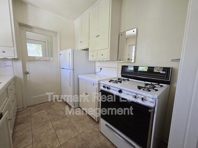 Photo - 1112.5 N Maryland Ave