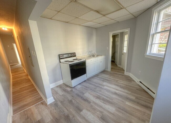 Photo - 321 W Broad St Unit 1