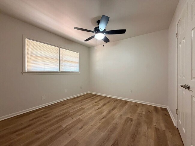 Photo - 1329 Watts Rd Unit 1329 Watts Rd -  A