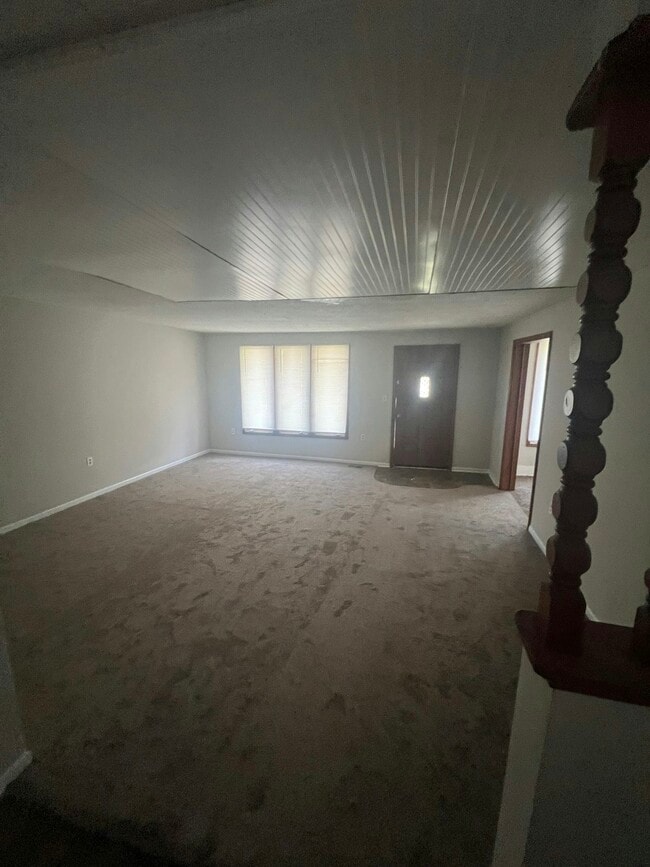 Photo - 409 E 9th St
