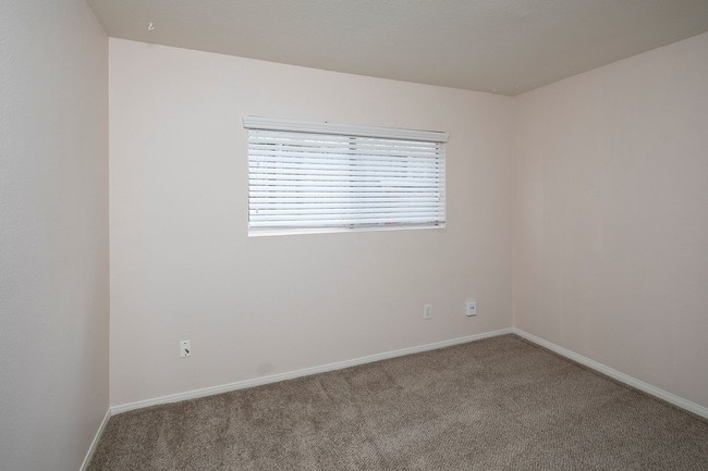 Photo - Large 2BR in Pacific Beach w/ a Fireplace and 2 Parking Spaces!