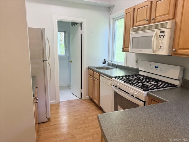 Photo - 21 De Russey Ln