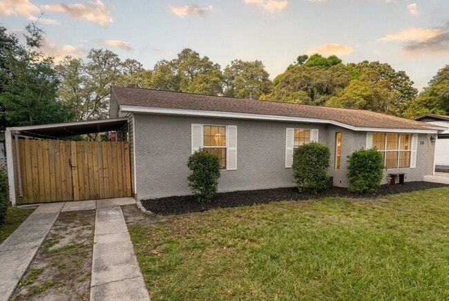 Photo - 118 Loizos Dr NW