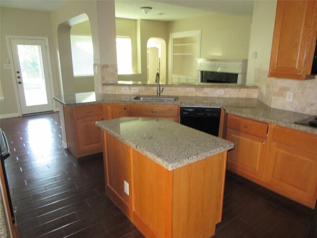 Photo - 914 Ivory Ridge Ln