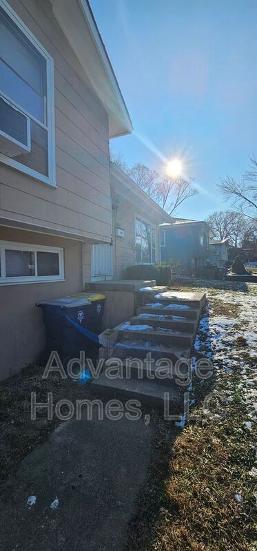 Photo - 9625 Beacon Ave