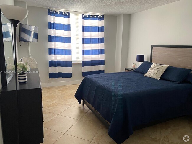 Building Photo - 3725 S Ocean Dr Rental