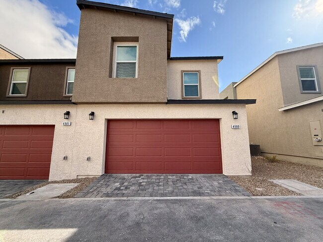 Building Photo - 3 BED 2.5 BATH 2 CAR GARAGE TOWNHOUSE W/ LOFT FOR RENT!!!