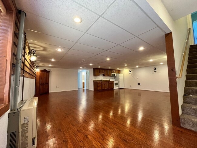 Building Photo - Bright 2 Bed / 2 Bath Basement Apartment with Garage Access – Driggs, ID
