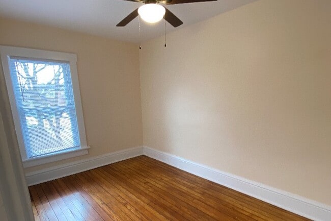 Habitación dos - 423 W 8th Ave