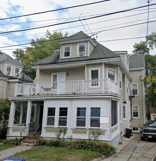 Building Photo - 7 Oak Square Ave Unit 2R