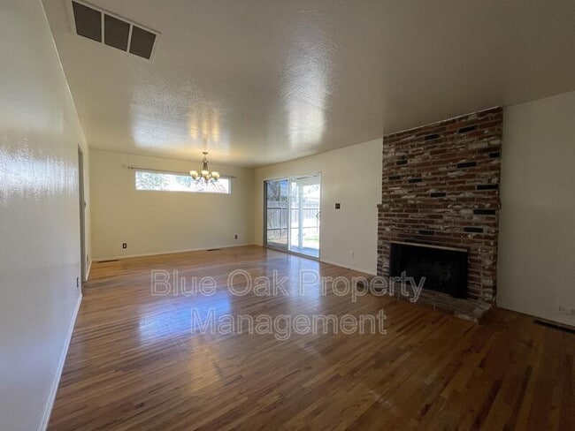 Photo - 6 Begonia Ln