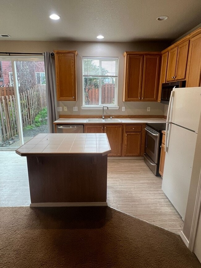 Photo - 3 Bedroom 2.5 Bath Home in Kelly Creek Estates