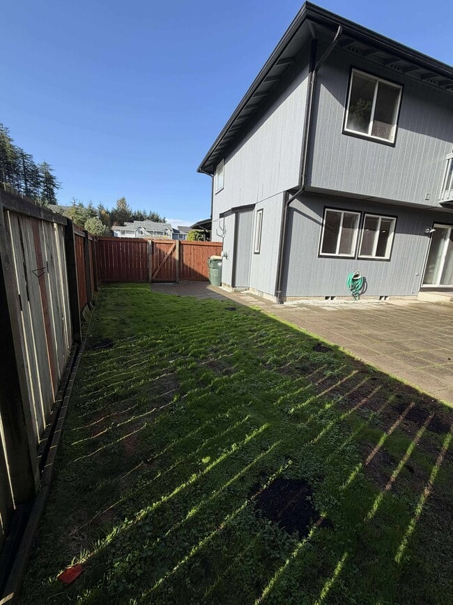 Photo - 904 Avalon Ct SE