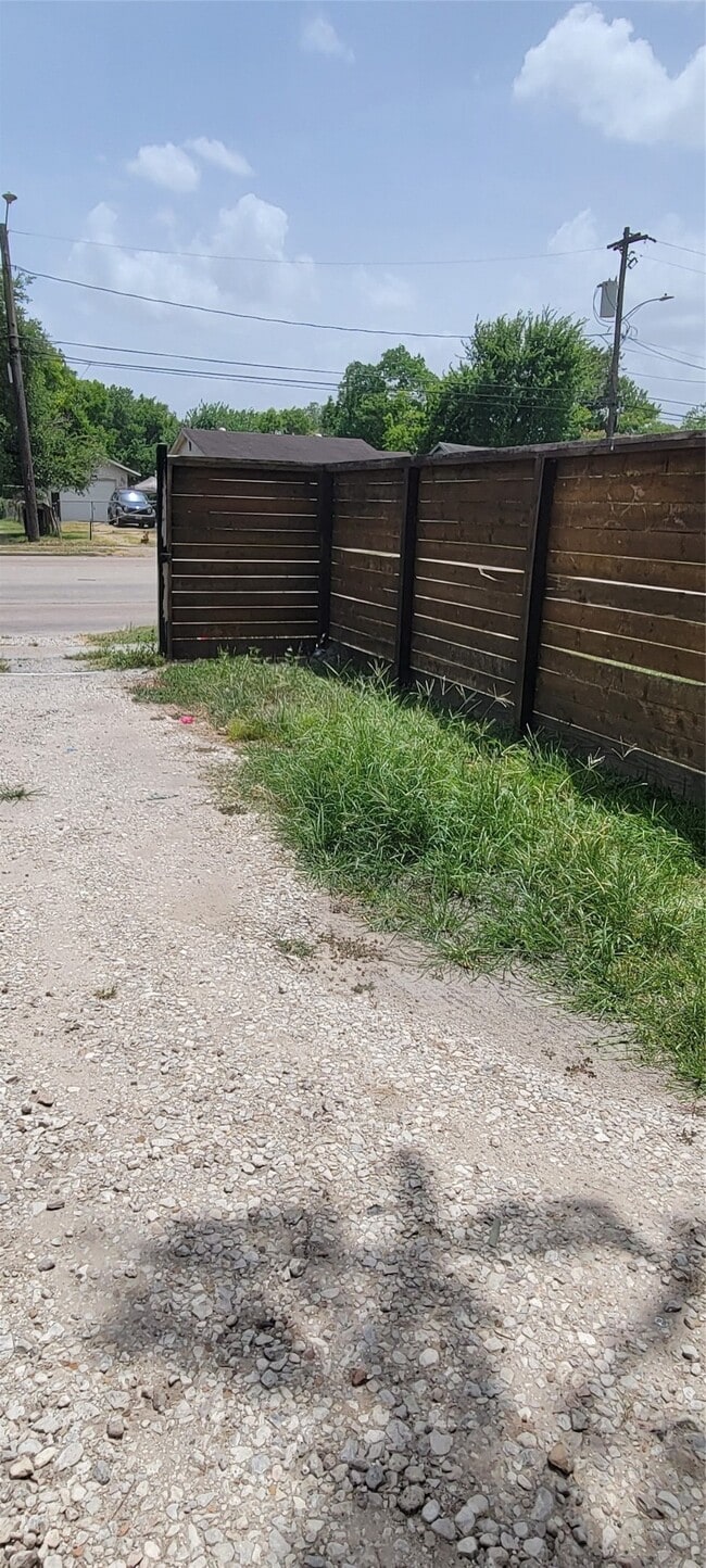 Photo - 5301 Collingsworth St Unit 8