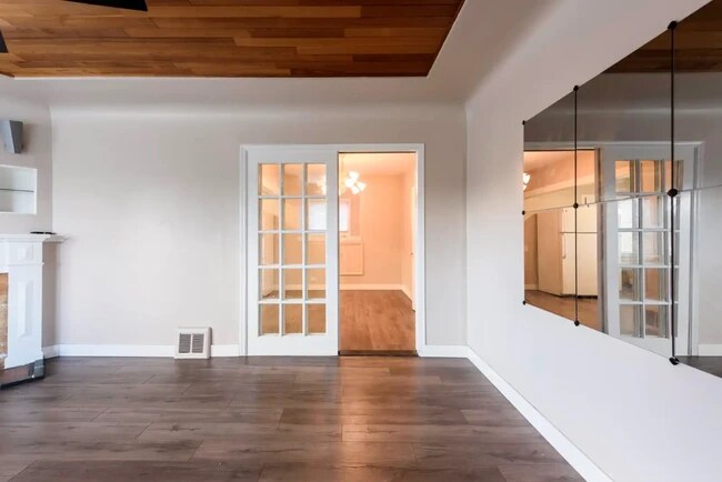 4525 Knight St Unit 2 Bedroom Upper-Level House