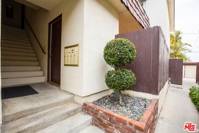 Photo - 2418 Graham Ave Unit 2