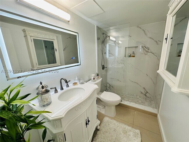 Photo - 301 Golden Isles Dr Unit 114