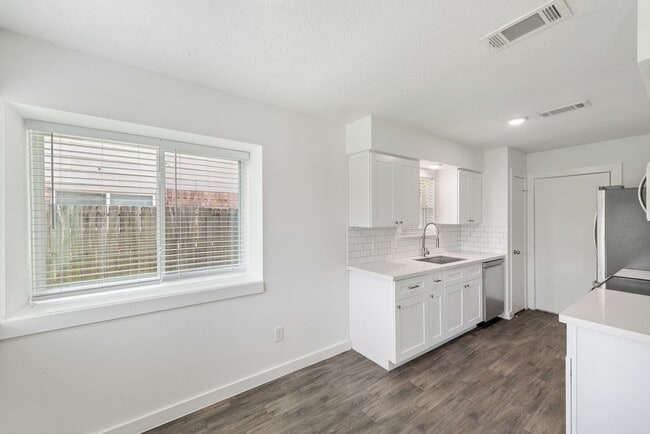 Photo - 1703 Millbury Dr