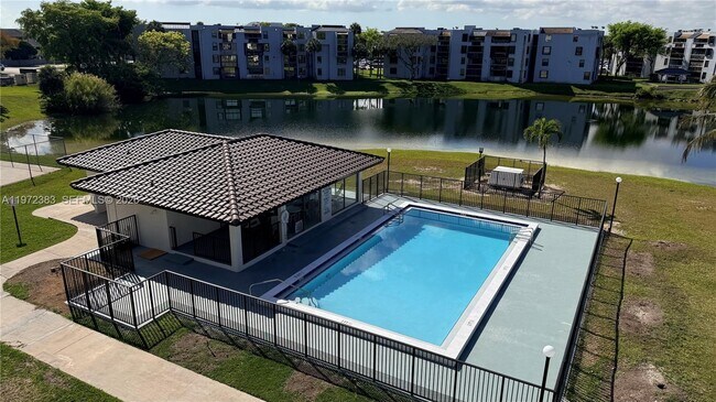 Photo - 1300 SW 122nd Ave Unit 416-2