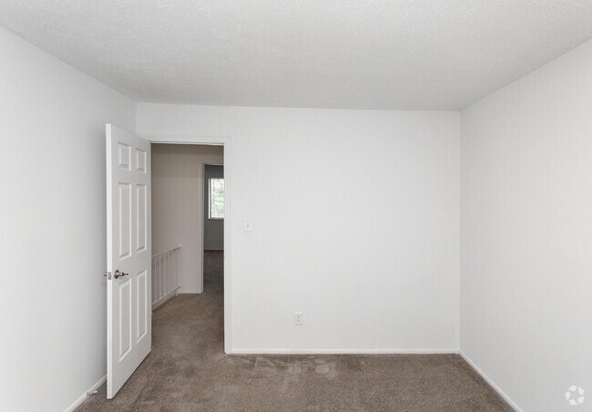 3BR, 2.5 BA - 1379 SF